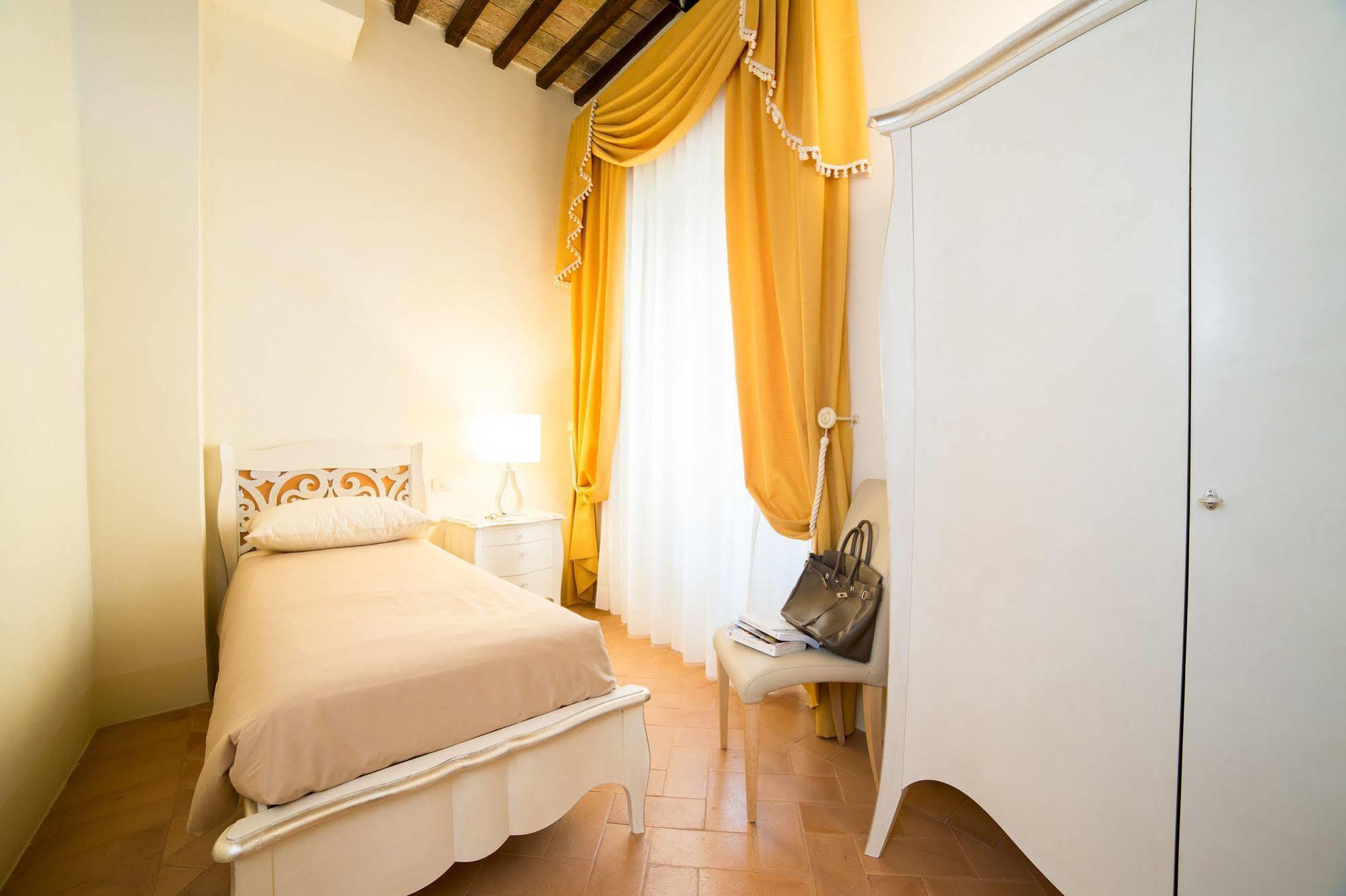Palazzo Gentili Apartment San Severino Marche Ngoại thất bức ảnh